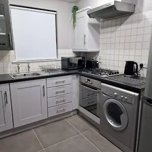  Apartment Contemporary Centre Flat United Kingdom